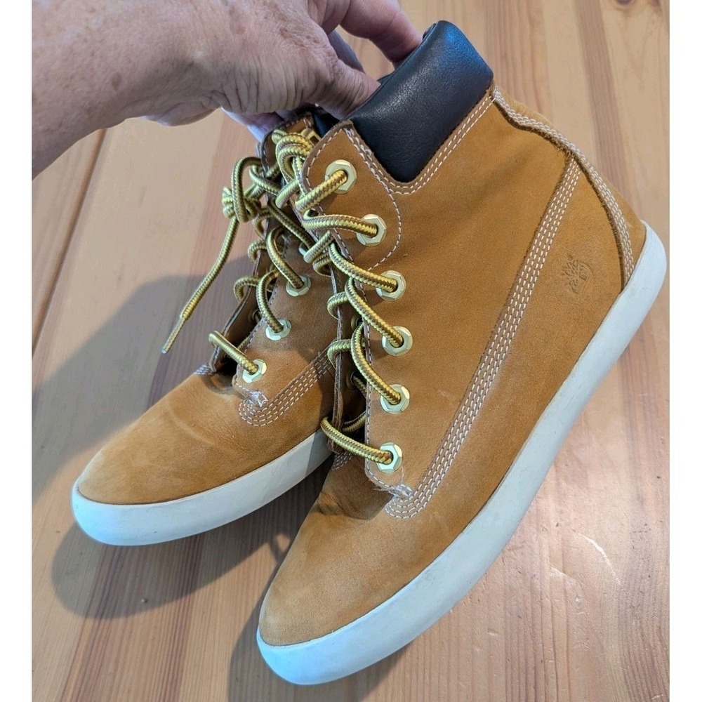 Timberland Women's Chukka Boots Size 7 Wheat Nubuck Lace Up Casual